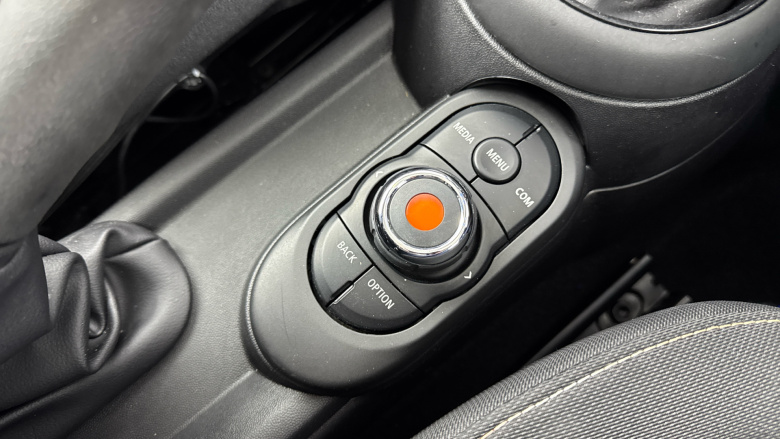 MINI Hatchback 1.5 Cooper Classic II 3dr Petrol Hatchback